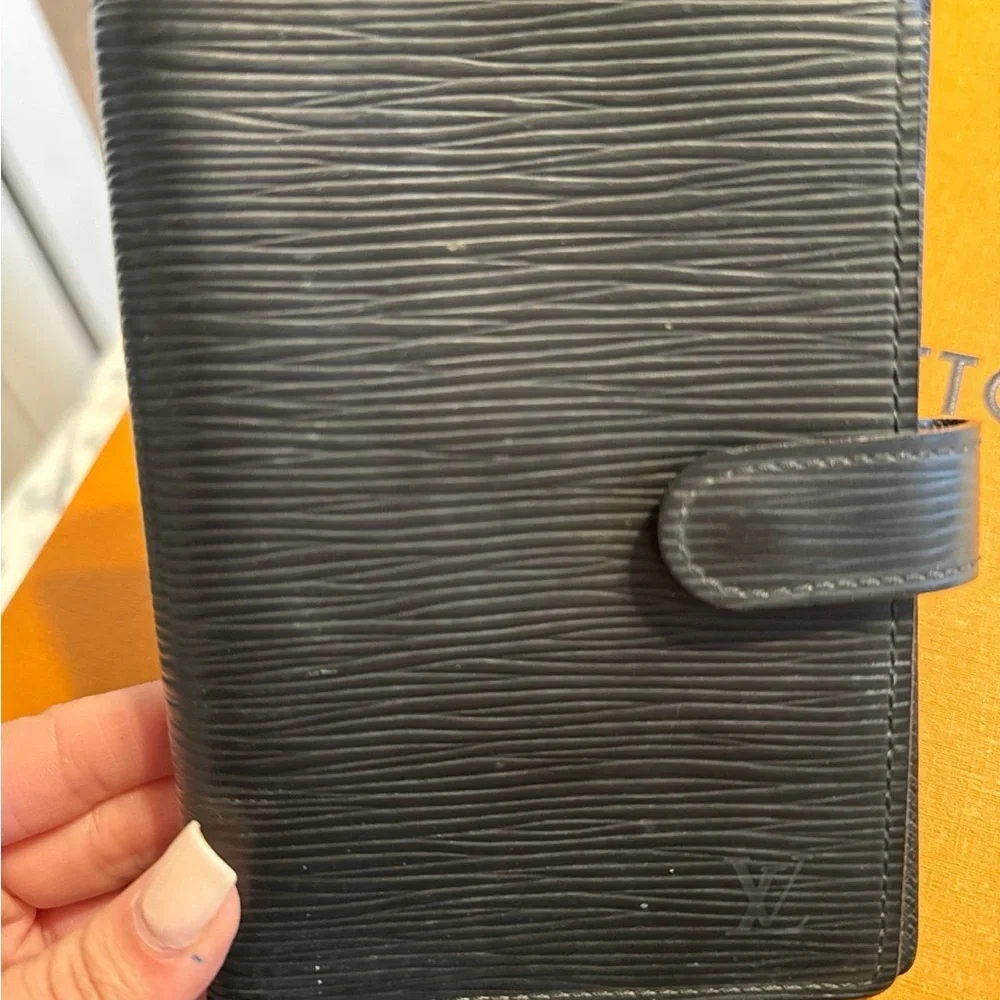 EUC Louis Vuitton Epi agenda PM - Picture 7 of 7